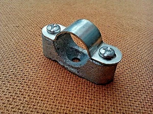 Electrical conduit saddle & clip galvanized iron for (19 mm / 20 mm tube ) X 7 - Picture 1 of 2