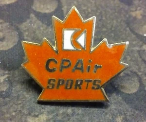 CP Air Sports Vintage Pin Insignia Naranja Hoja de Arce - Imagen 1 de 3