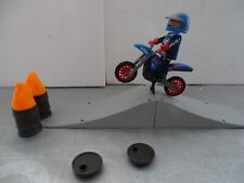 Playmobil pilote+ motocross + rampe+ 2 bidons n°4416 complet