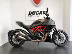 2014 Ducati Diavel Carbon Red 6,379 Miles - Picture 1 of 15