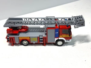 Siku 2106 Super Serie 1:50 Mercedes Benz Feuerwehr Drehleiter - Bild 1 von 3