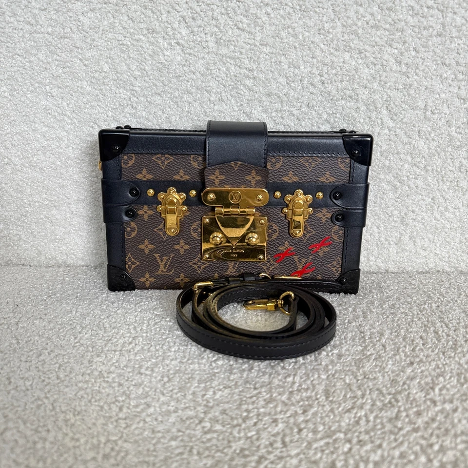 Caja rígida Louis Vuitton Petite Malle edición limitada Foto 1 de 4