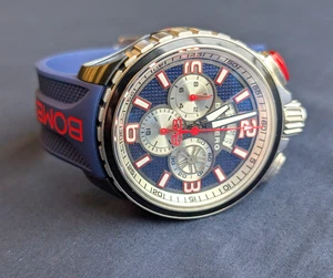 Orologio da polso al quarzo Bomberg Bolt-68 Heritage cinturino silicone blu e rosso - 55291 - Foto 1 di 20