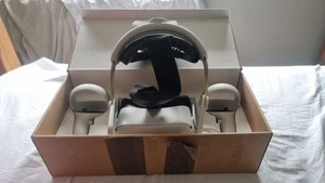 Meta Quest 2 128GB all-in-one VR Headset with Controllers, Box & Comfort Strap - Picture 1 of 3