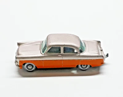 Matchbox Lesney, MB33A11 Ford Zodiac MkII, tan and orange , several tiny chips - Immagine 1 di 4