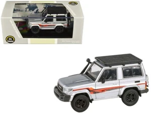 1/64 Paragon 2014 Toyota Land Cruiser LC71 (Silver) Diecast Car Model PA-55566 - Picture 1 of 1