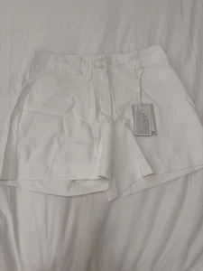 NWT NIKE Golf Shorts Dri Fit Women's Size 6 White Nikegolf 5” Inseam New - Picture 1 of 7
