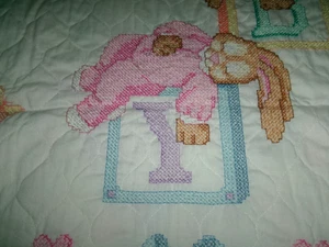 Manta bebé vintage~ Hecho a mano cosido en cruz~ Conejitos~ BEBÉ Janlynn 34 x 43 - Imagen 1 de 9