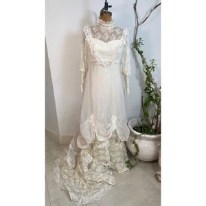 Vintage 60s Wedding Dress White Long Sleeve Bridal Gown Retro Lace Bridal Dress - Picture 1 of 8