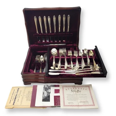 Juego de cubiertos Nobility Plate Royal Rose 1948 76 piezas con cofre de madera Foto 1 de 4