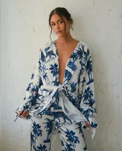 Forever Unique Satin Kimono - Size L - Brand New - Picture 1 of 3