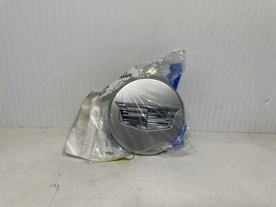 Tapacubos central Cadillac CT6 PLATEADO CON LOGOTIPO 2016-2019 NUEVO FABRICANTE DE EQUIPOS ORIGINALES GM 22953467 Foto 1 de 4
