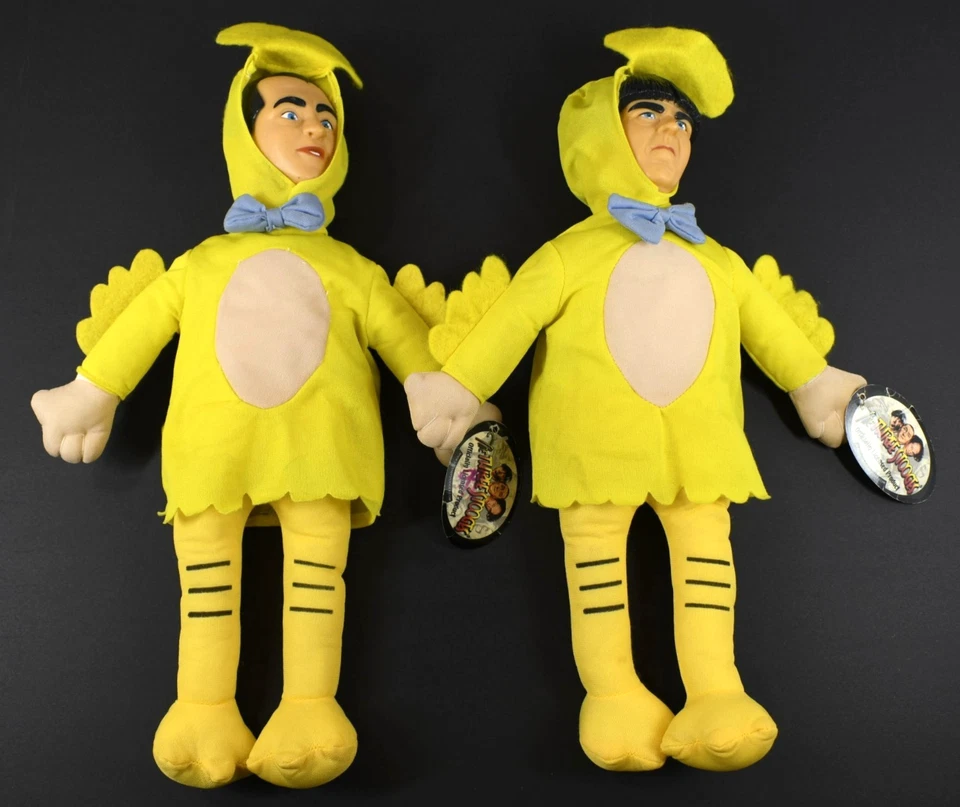 🟡The Three Stooges Curly/Moe Plush Collectible Duck Outfit Tags 2002 Lot of 2 - Imagem 1 de 4