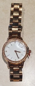 QRTZ Ladies Watch. For that clean, classic look that compliments any wardrobe. - Picture 1 of 1