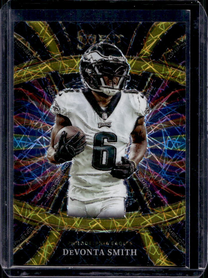 2022 Select Devonta Smith Gold Prizm Phenomenon #04/10 Eagles