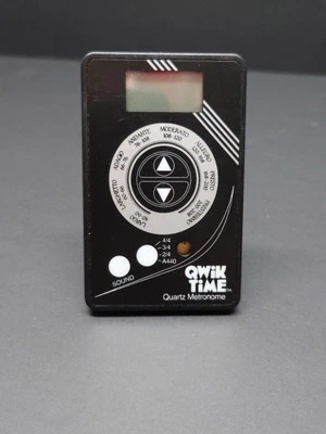 Metrónomo digital muy pequeño: Qwik Time QT-5 metrónomo de cuarzo con sonido 440 “A” Foto 1 de 4