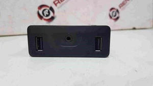 Rrenault Kadjar 2015-2018 doble puerto USB enchufe auxiliar consola moldura 280239732R - Imagen 1 de 6
