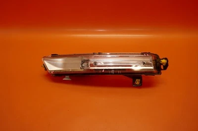 KIA NIRO FOG LIGHT RIGHT PASSENGER 2017 2018 HALOGEN 92202-G5000 OEM - Image 1 of 4