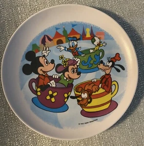 VTG 1980's Walt Disney Plastic Plate - Mickey, Minnie, & Friends on Tea Cup Ride - Picture 1 of 2