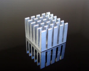 Dissipateur Thermique Radiateur Aluminium 30 Ailettes 20 x 21 x 15 mm Chipset - Photo 1/1