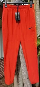 🆕 SZ MEDIUM UNIQUE RARE🔥 Nike Men's Soccer or Training Pants Red AQ0457-622 - Picture 1 of 6