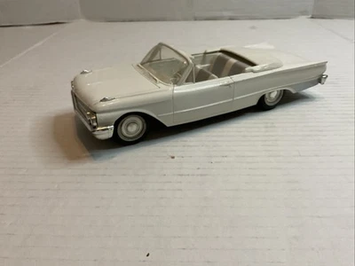 1961 Ford Convertible, Sunliner Model Dealer Promo Car 1/25 (80) - Image 1 of 4
