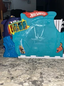 2008 Hot Wheels Shark Bite Bay Fold & Go Carry Track Play Set w/ Sound WORKS - Picture 1 of 4