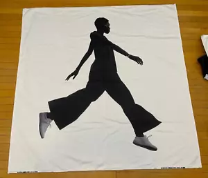 RZADKIE APPLE COMPUTERS " FLARE PANTS WALKER" DUŻY PLAKAT Z TKANINY REKLAMOWEJ - Zdjęcie 1 z 4