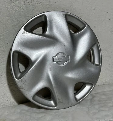 Tapacubos cubierta rueda plateada 14" Nissan Pickup Truck XE Frontier 95-97 40315-8B200 Foto 1 de 4