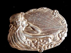 Nadelbrosche, Jugendstil, 925 Silber. Jugendstilfrau Dekor. 32 x 24 mm. 4,75 g. - Bild 1 von 3