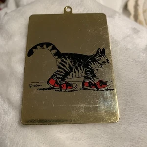 Sneakers vintage Kliban rosse gatto metallo decorazione natalizia da Hong Kong - Foto 1 di 6