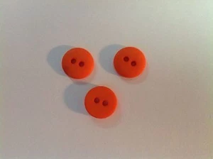 25 pezzi nuovi Lotto bottoni 1/2 POLLICE AUTUNNO ARANCIONE FINITURA OPACA/OPACA - Foto 1 di 2