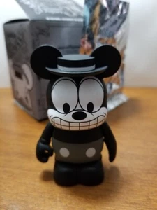 NEW Disney Vinylmation: Classic Collection Mickey Mouse, Box and Foil Included - Picture 1 of 3