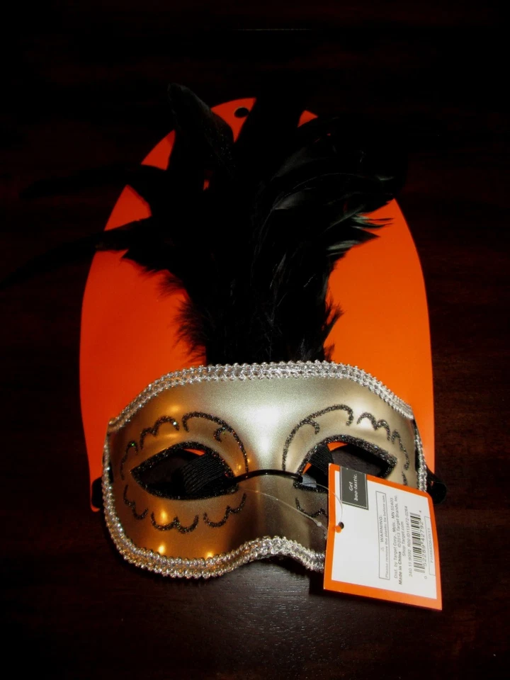 Deluxe MASQUERADE Feather Top HALF MASK NEW Mardi Gras PLUME NWT - Image 1 of 1