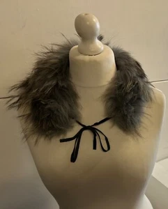MARIELLA ROSATI grau Schal Fell & Satin Halsband Kragen Made in Italy neu mit Etikett - Bild 1 von 8