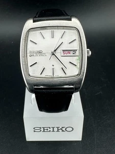 Seiko LordMatic 1971 Uomo Automatico Day Date Eng/Kanji Argento 33mm 5606-5040 - Foto 1 di 13