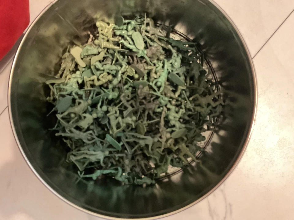 Tanques Jeeps Ect de plástico para hombres del ejército de los años 70 de colección, (más de 300+ asst. ¡Hombres del ejército!  Foto 1 de 4