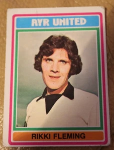 AYR UNITED FC 1976 RIKKI FLEMING TOPPS REVERSO ROJO TARJETA COLECCIONABLE ORIGINAL NÚMERO 9 - Imagen 1 de 2