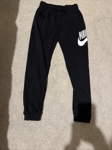 Older Boys Joggers Tracksuit Bottoms Trousers NIKE Black Vgc Size XL Ap 14-16 Yr - Picture 1 of 3
