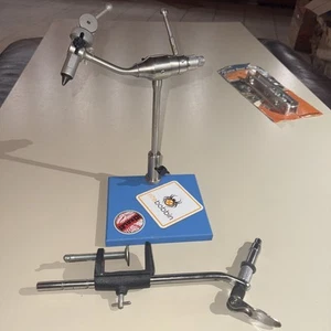 Amboss Wolff Atlas Rotary Fliegenbindeschraubstock auf Ständer + Extra Sunrise Clamp On Vise - Bild 1 von 8