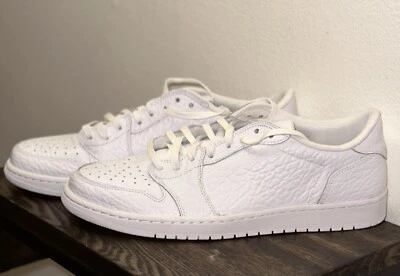 Talla 11.5 - Air Jordan 1 Swooshless Triple Blanco Foto 1 de 4
