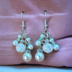 Pendientes de araña con cuentas blancas con perlas de vidrio, cuentas de cristal craquelado - Imagen 1 de 9