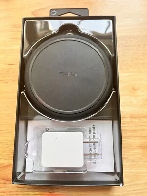 mophie 10w Qi Fast Charge Wireless Charger - Image 1 of 4