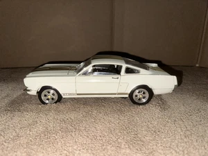 Universal Hobbies 1:18 1965 Mustang GT350 White w/Gold Stripes - Picture 1 of 10