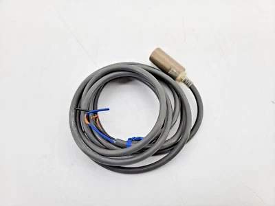 New Omron E2E-X5F1 Proximity Sensor 5mm Range - Missing Mounting Hardware - Image 1 of 4