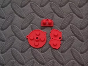 Game Boy Advance Set di Ricambio di Cuscinetti Conduttivi in Gomma Colore Accento Rosso - Foto 1 di 1