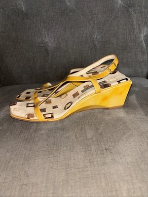 Vtg Bruno Magli Women Yellow T Strap Wedge Heels Sandals Shoes 8.5 AA Italy - Image 1 of 4