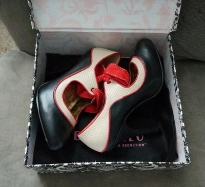 Zapatos de salón Bik-Crema negros y rojos #Retroshoes nuevos nunca usados talla 8 Foto 1 de 4