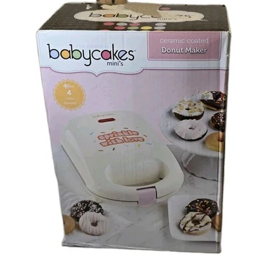 Babycakes Mini Donut Maker "Sprinkle with love" hace 4.        Nuevo en caja Foto 1 de 4