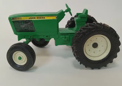 John Deere Tractor Green Diecast 1/16 1993  ERTL Vintage Farm Oliver 416 - Image 1 of 4